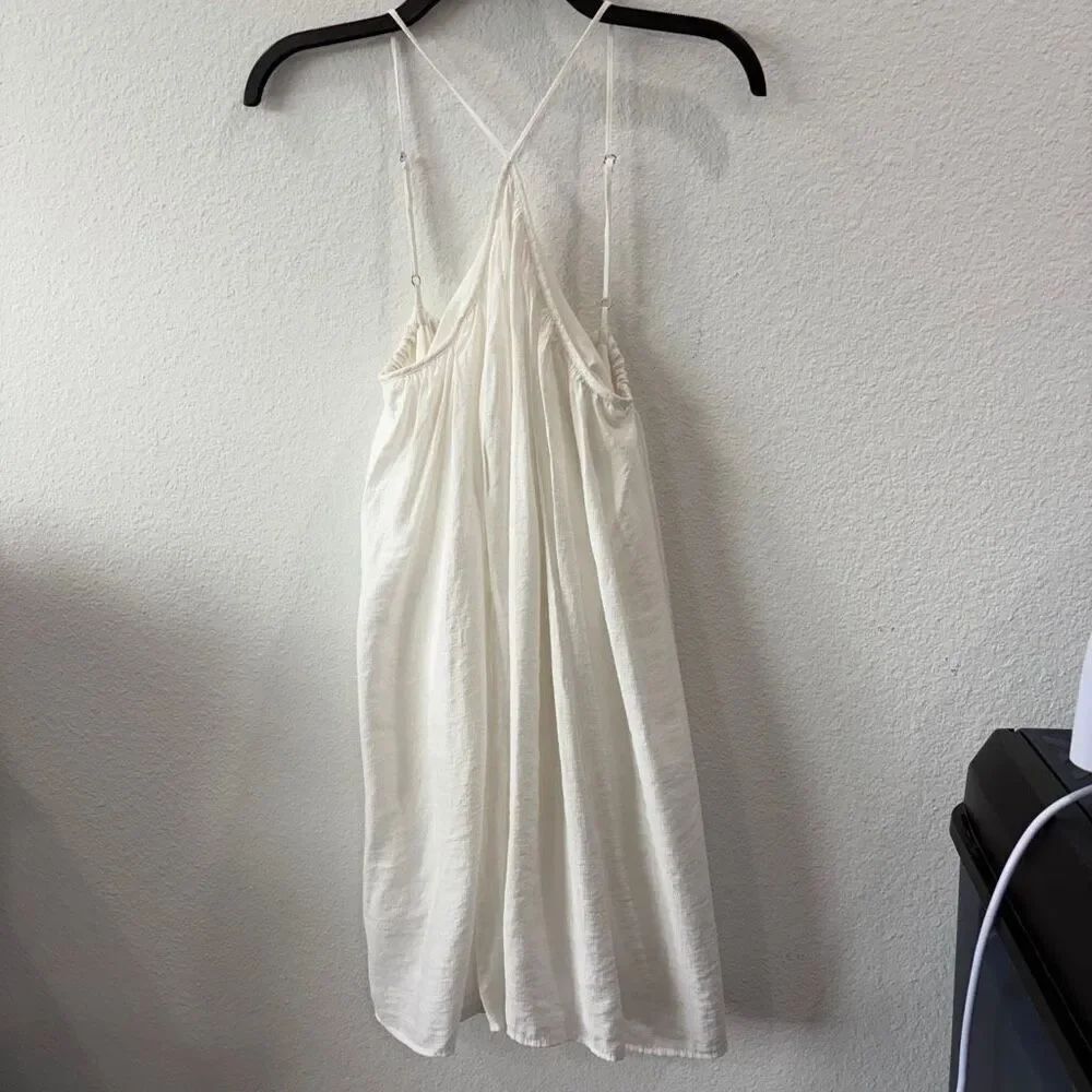 Urban Outfitters XS White Flowy Dress